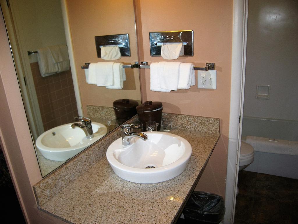 Travelers Lodge Marshall Bagian luar foto