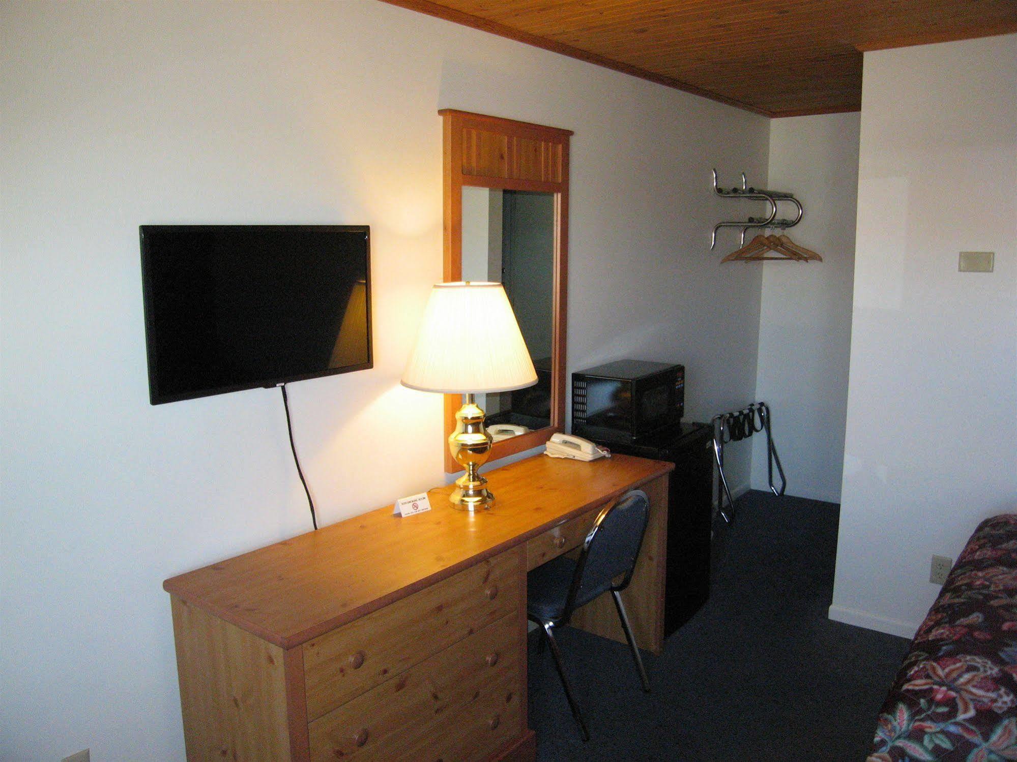 Travelers Lodge Marshall Bagian luar foto